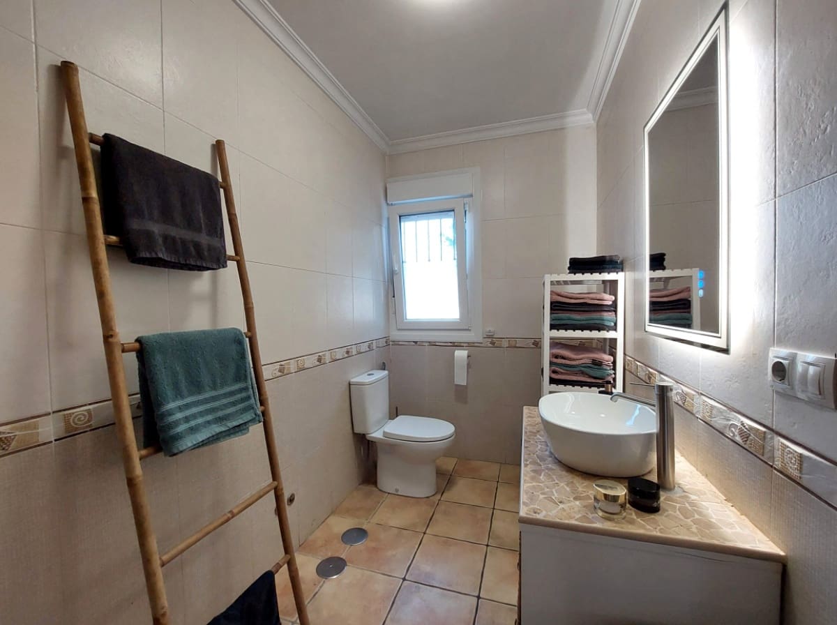 3 slaapkamer Villa te koop in Chiclana de la Frontera met zwembad garage - € 335.000 (Ref: 9488528)