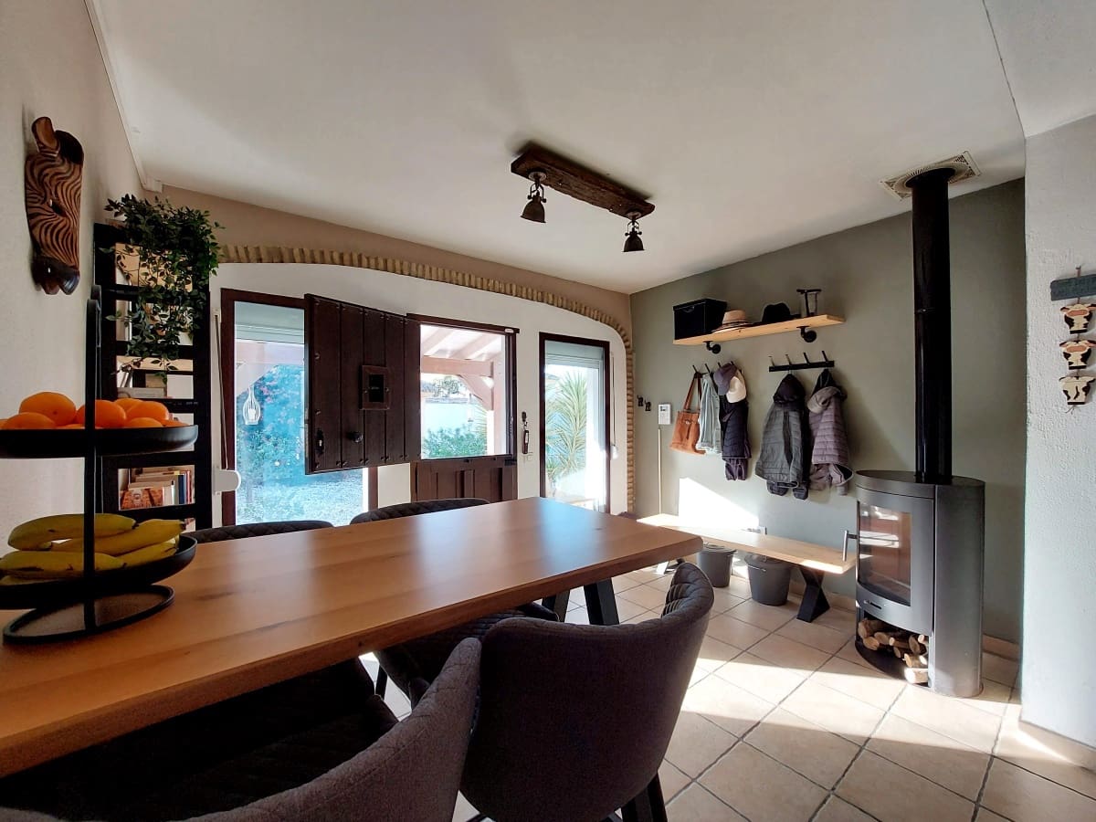 3 slaapkamer Villa te koop in Chiclana de la Frontera met zwembad garage - € 335.000 (Ref: 9488528)