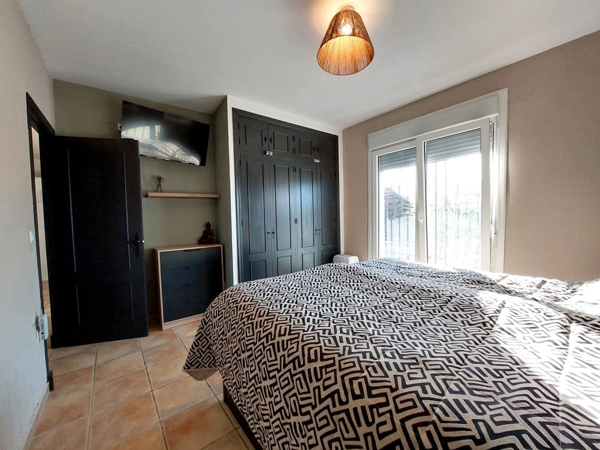 3 slaapkamer Villa te koop in Chiclana de la Frontera met zwembad garage - € 335.000 (Ref: 9488528)