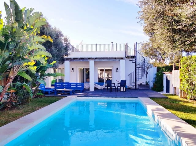 3 soverom Villa til salgs i Conil de la Frontera med svømmebasseng garasje - € 425 000 (Ref: 9489853)