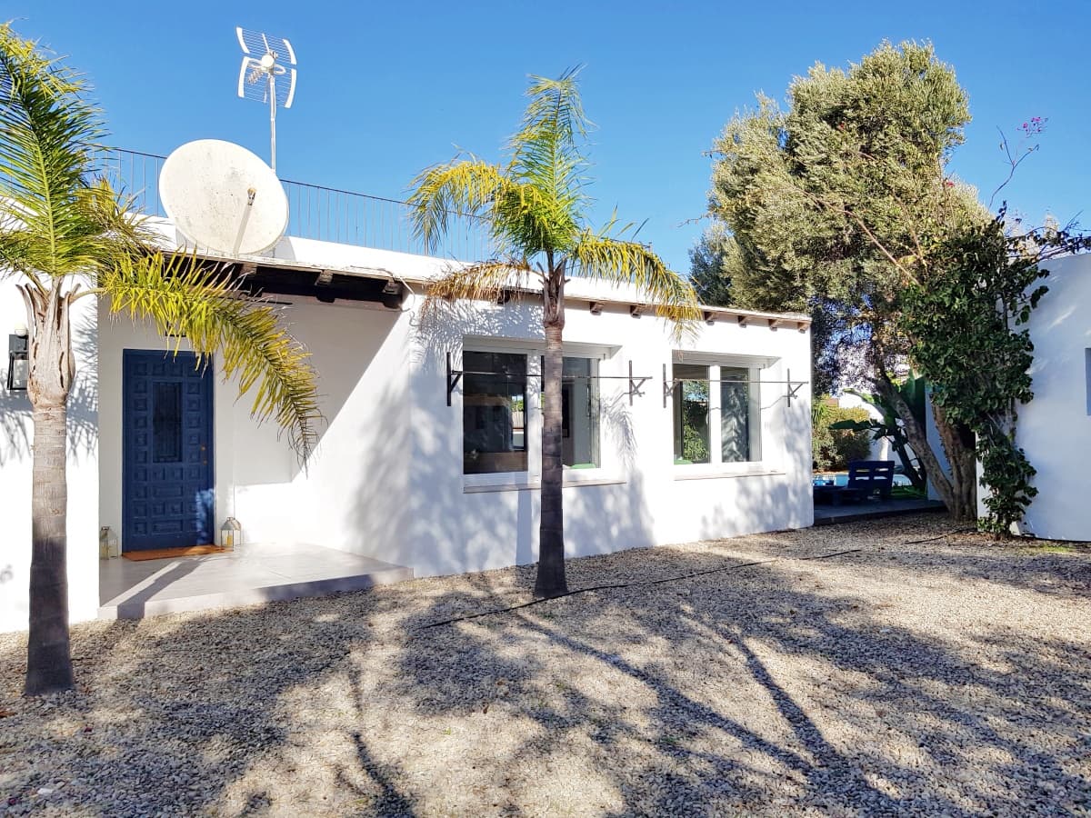 3 bedroom Villa for sale in Conil de la Frontera with pool garage - € 425,000 (Ref: 9489853)