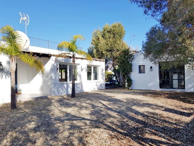 3 soverom Villa til salgs i Conil de la Frontera med svømmebasseng garasje - € 425 000 (Ref: 9489853)