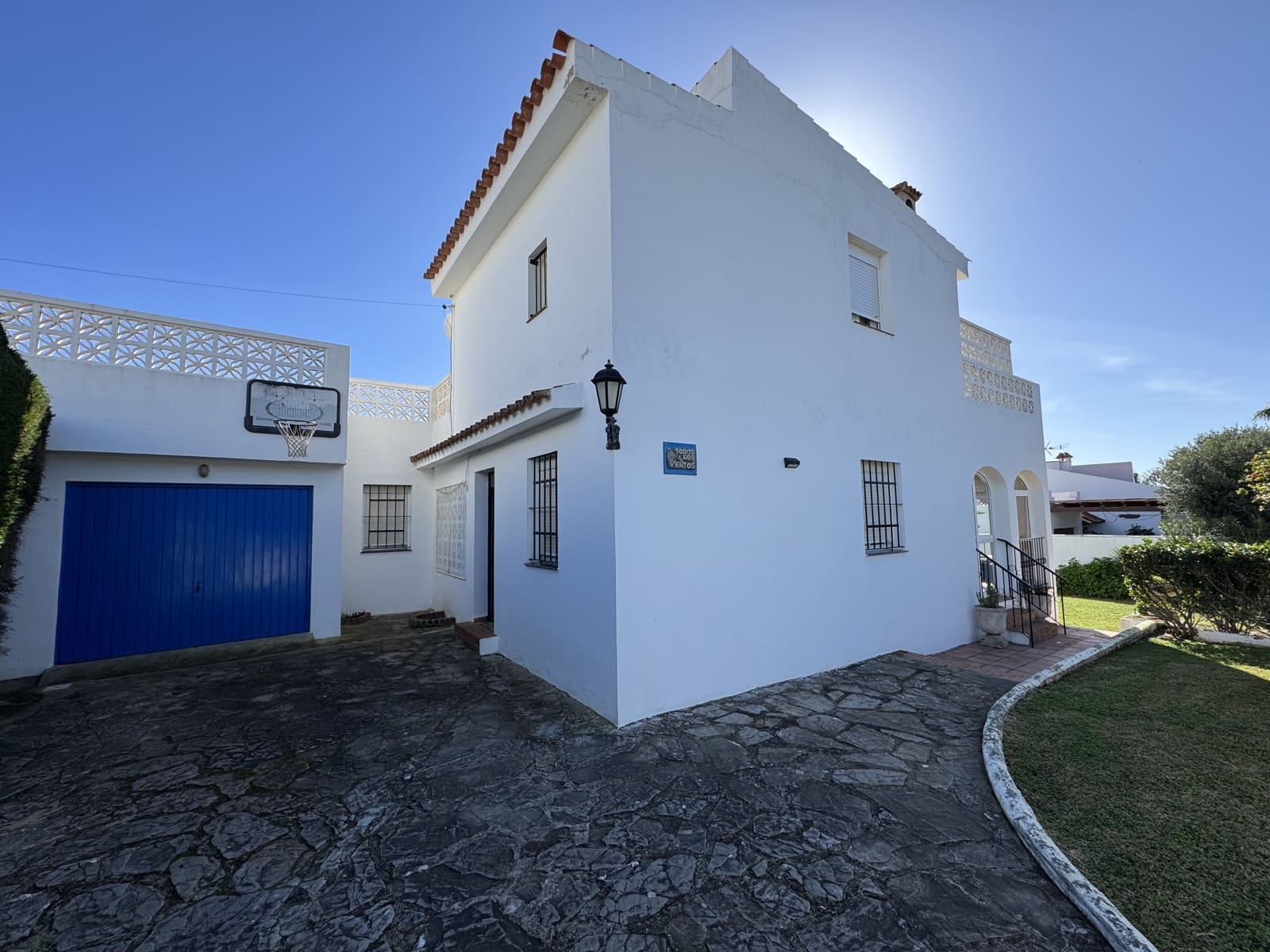 4 bedroom Villa for sale in Conil de la Frontera with pool garage - € 649,000 (Ref: 9500264)