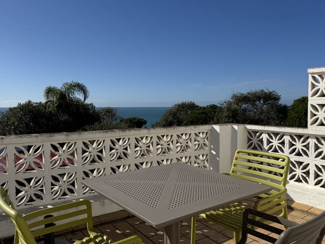 4 makuuhuone Huvila myytävänä paikassa Conil de la Frontera mukana uima-altaan 
autotalli - 649 000 € (Ref: 9500264)