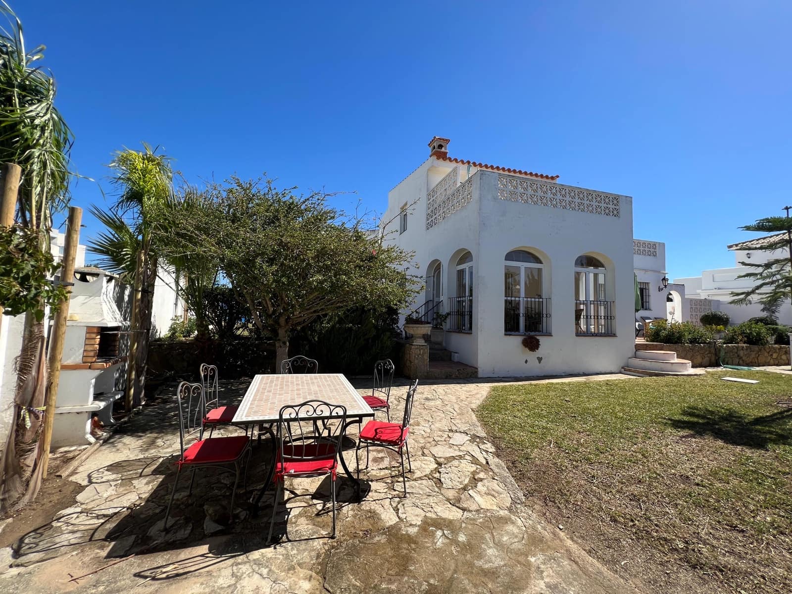 4 bedroom Villa for sale in Conil de la Frontera with pool garage - € 649,000 (Ref: 9500264)