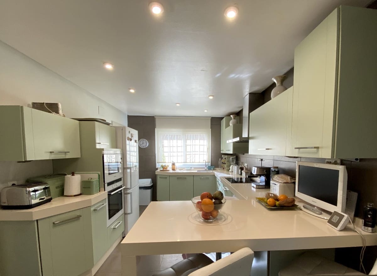 5 sovrum Villa till salu i Novo Sancti Petri med pool garage - 1 200 000 € (Ref: 9626721)