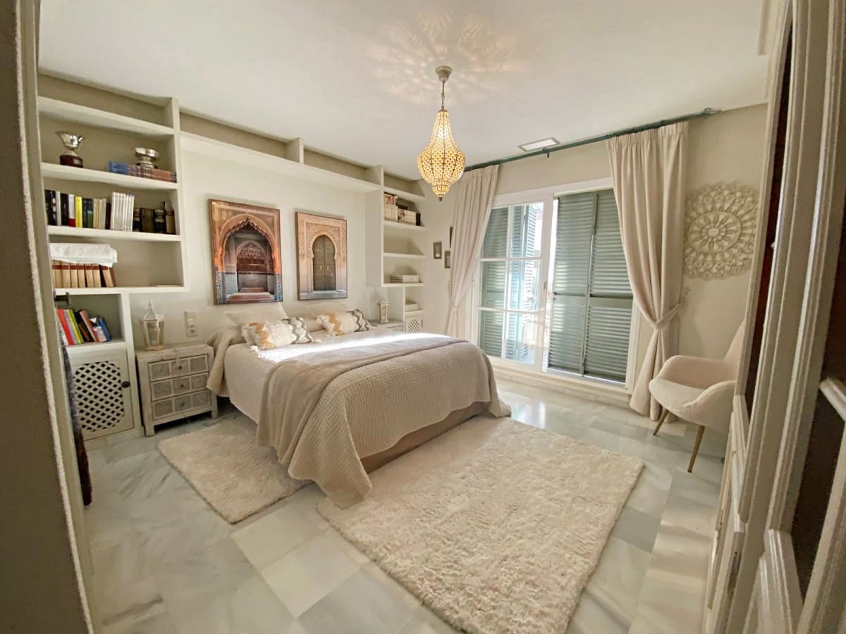 5 sovrum Villa till salu i Novo Sancti Petri med pool garage - 1 200 000 € (Ref: 9626721)