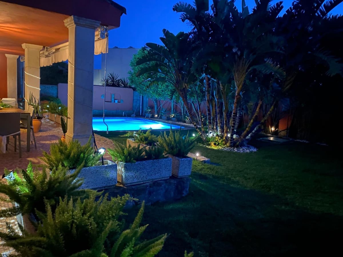 5 sovrum Villa till salu i Novo Sancti Petri med pool garage - 1 200 000 € (Ref: 9626721)