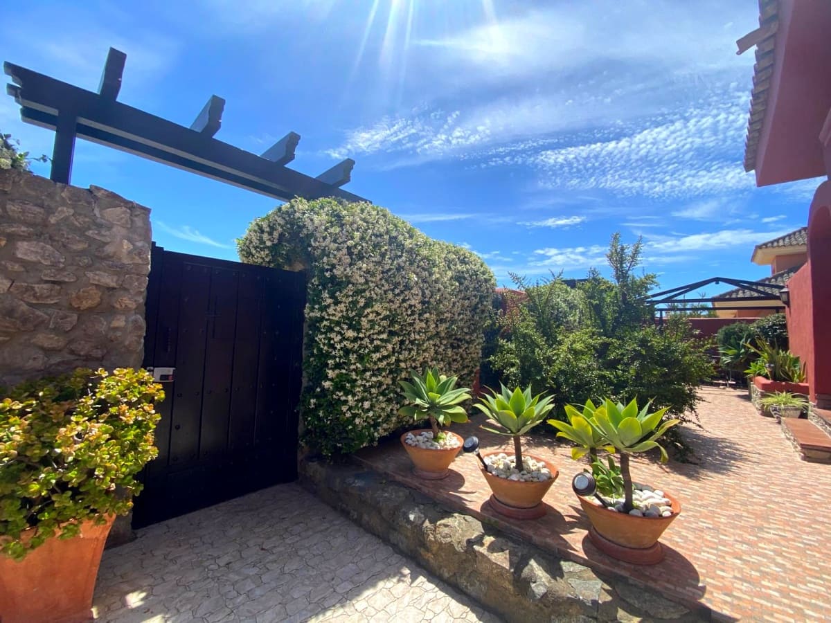 5 sovrum Villa till salu i Novo Sancti Petri med pool garage - 1 200 000 € (Ref: 9626721)