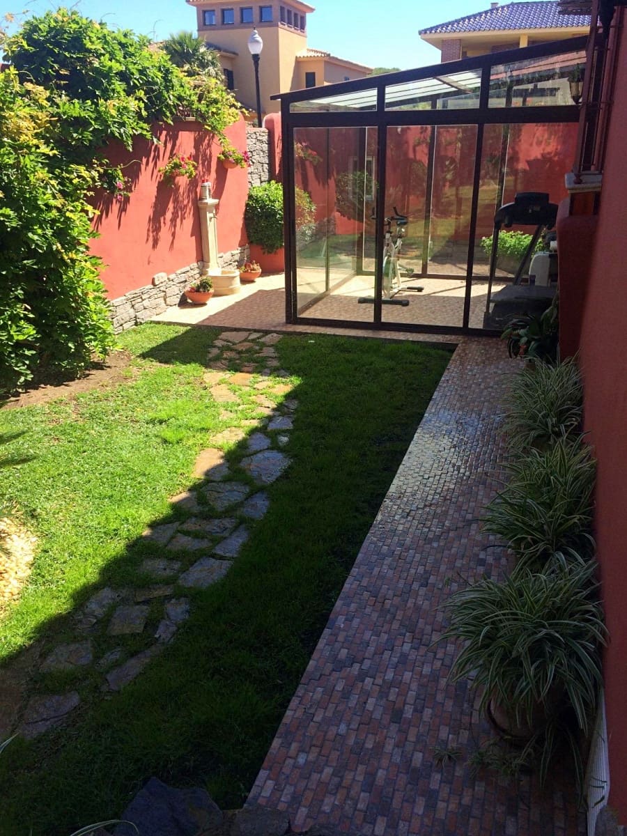 5 sovrum Villa till salu i Novo Sancti Petri med pool garage - 1 200 000 € (Ref: 9626721)