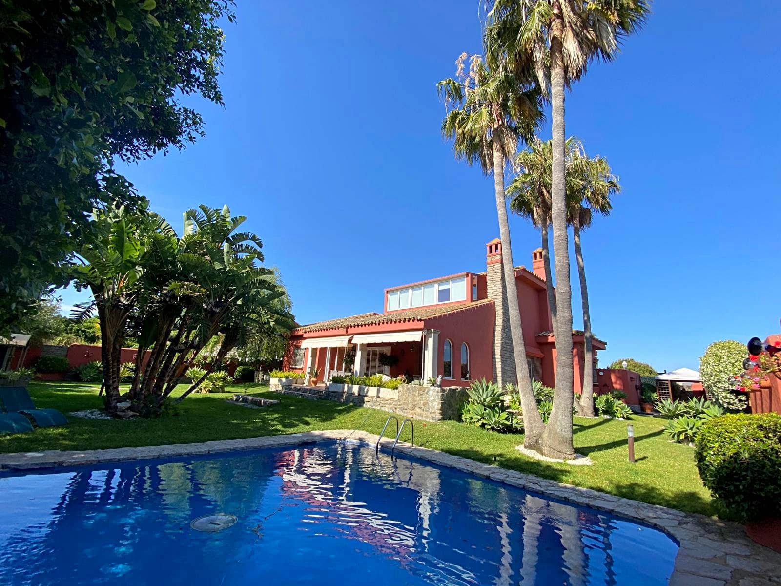 5 sovrum Villa till salu i Novo Sancti Petri med pool garage - 1 200 000 € (Ref: 9626721)