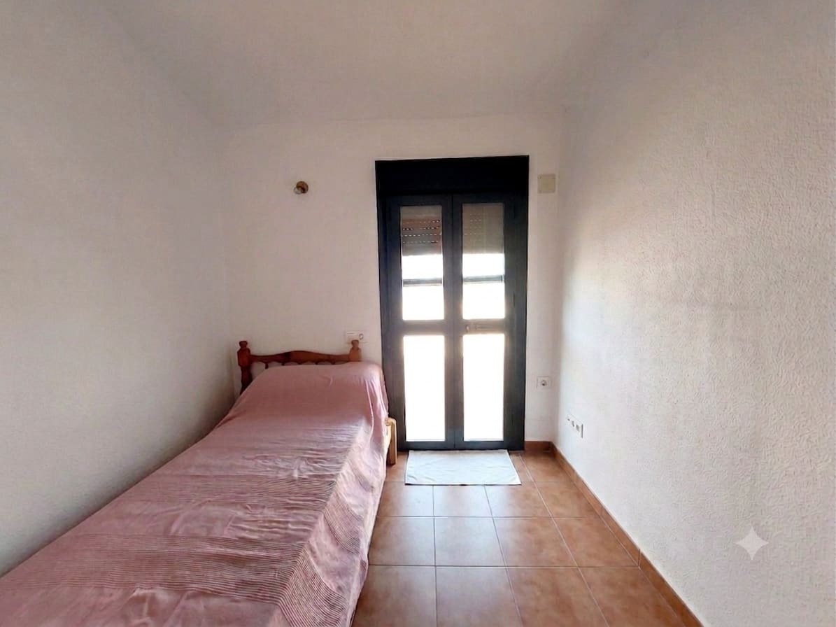 2 bedroom Townhouse for sale in Chiclana de la Frontera with pool garage - € 215,000 (Ref: 9665239)