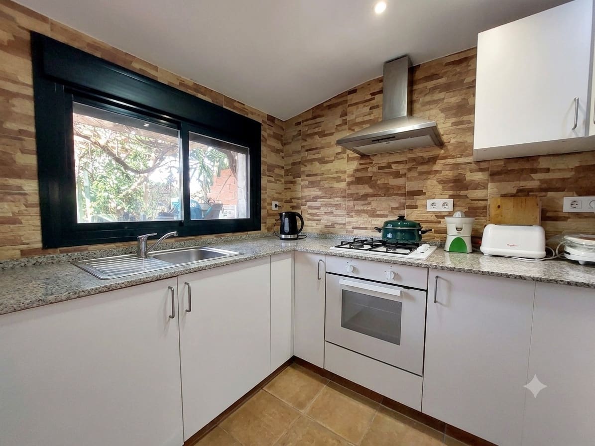 2 bedroom Townhouse for sale in Chiclana de la Frontera with pool garage - € 215,000 (Ref: 9665239)