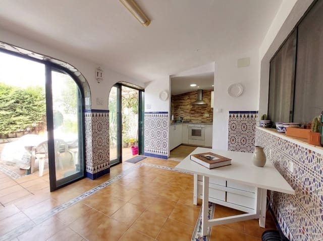 2 sypialnia Dom na sprzedaż w Chiclana de la Frontera z basenem garażem - 225 000 € (Ref: 9665239)