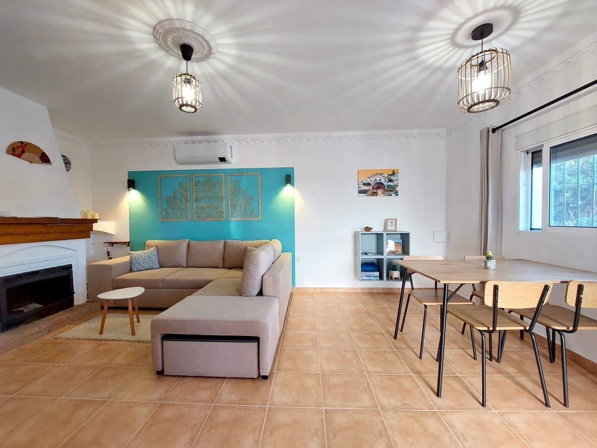 2 bedroom Townhouse for sale in Alcala de los Gazules with garage - € 89,800 (Ref: 9699305)