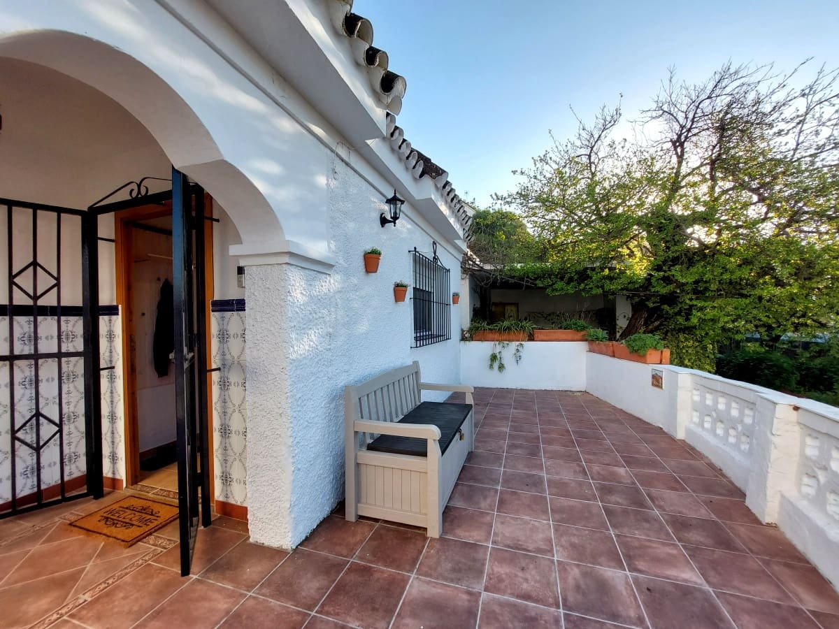 2 bedroom Townhouse for sale in Alcala de los Gazules with garage - € 89,800 (Ref: 9699305)