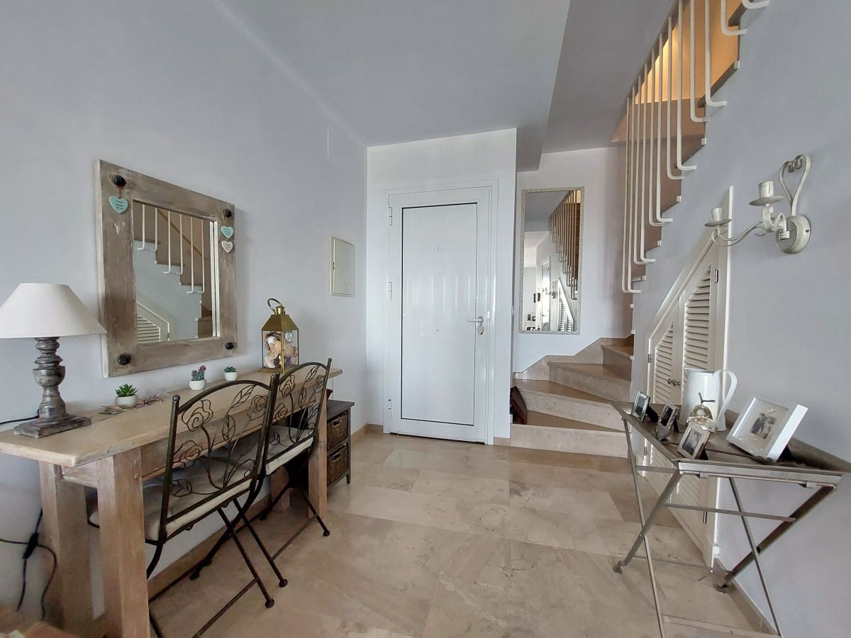 2 bedroom Townhouse for sale in Medina-Sidonia - € 285,000 (Ref: 9788848)