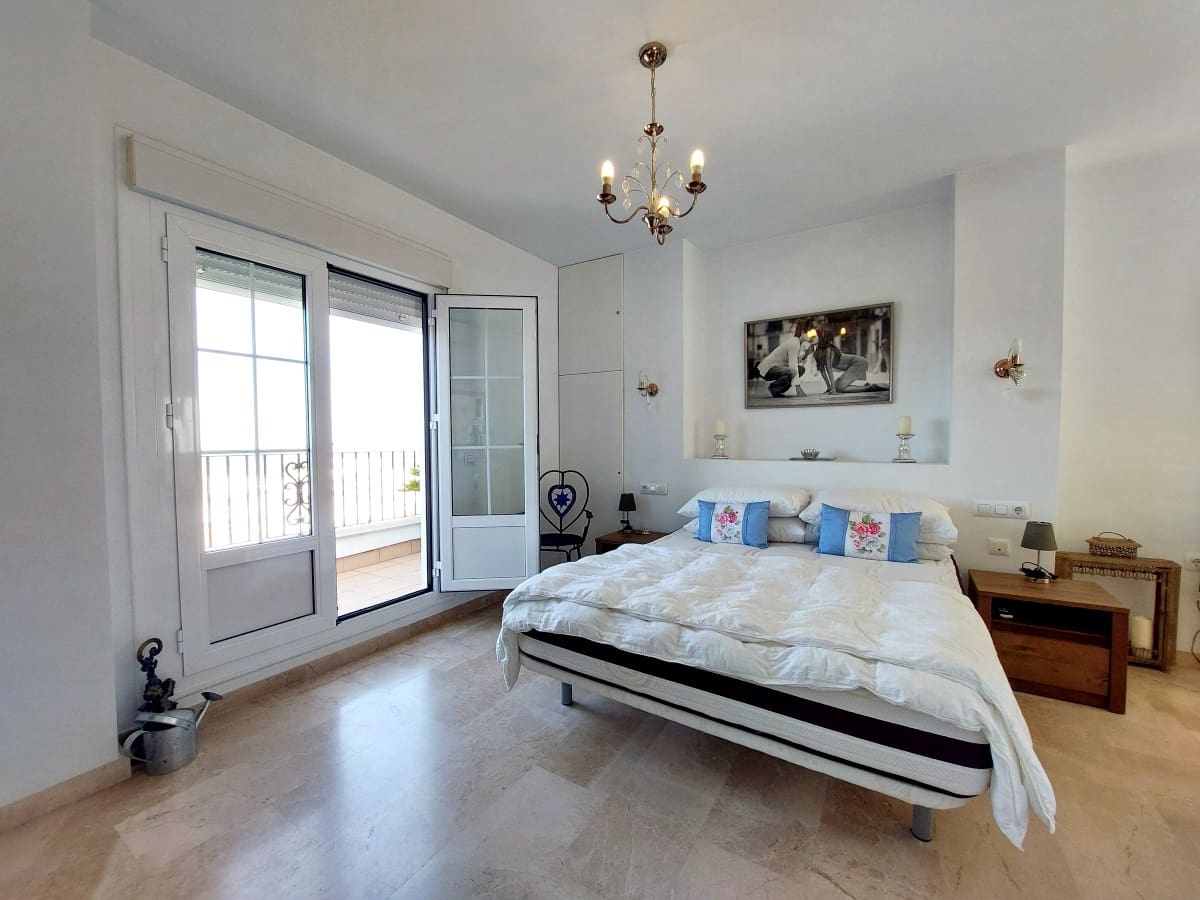 2 bedroom Townhouse for sale in Medina-Sidonia - € 285,000 (Ref: 9788848)