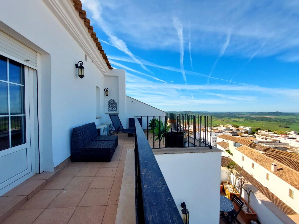2 bedroom Townhouse for sale in Medina-Sidonia - € 285,000 (Ref: 9788848)