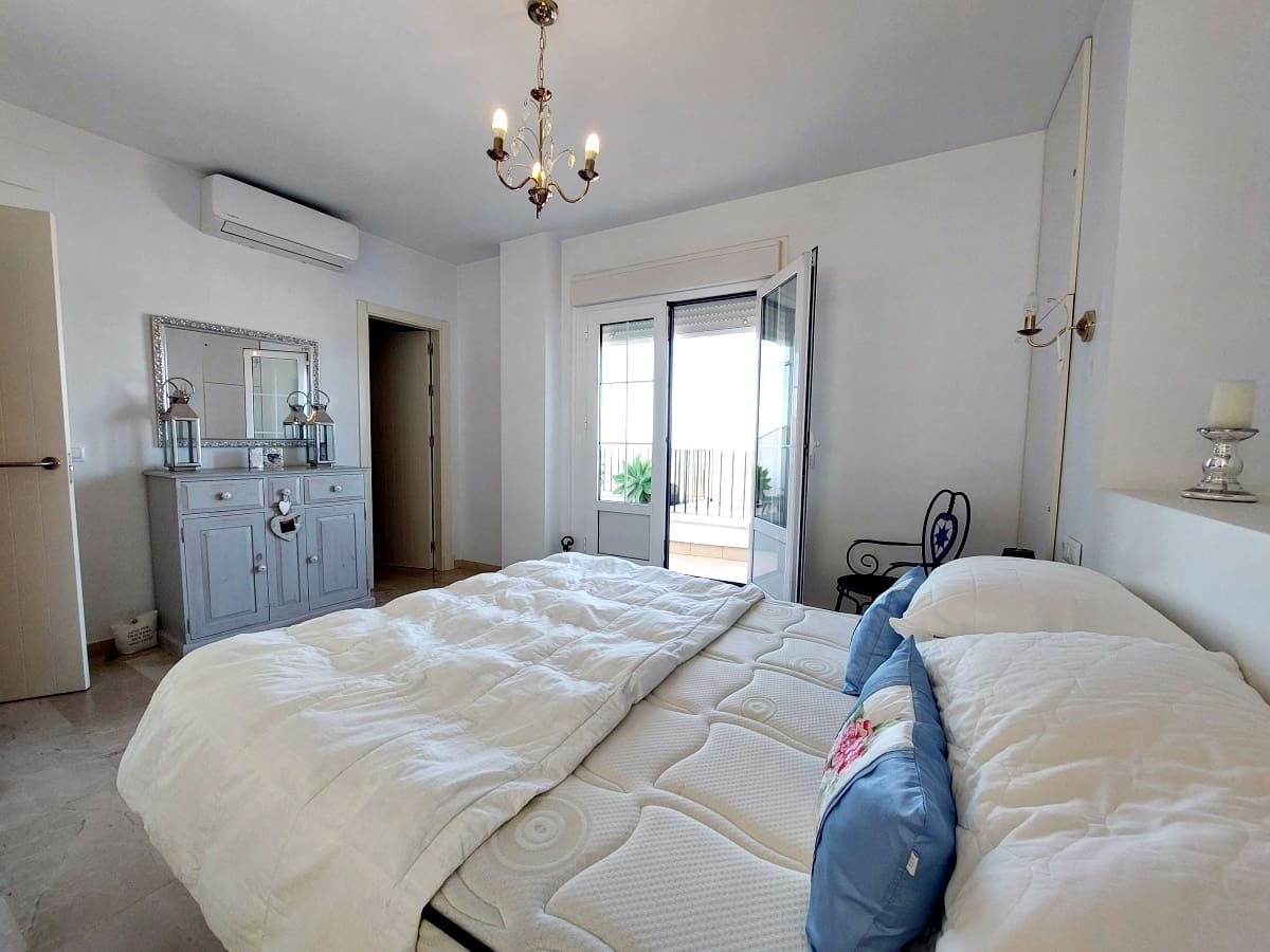 2 bedroom Townhouse for sale in Medina-Sidonia - € 285,000 (Ref: 9788848)