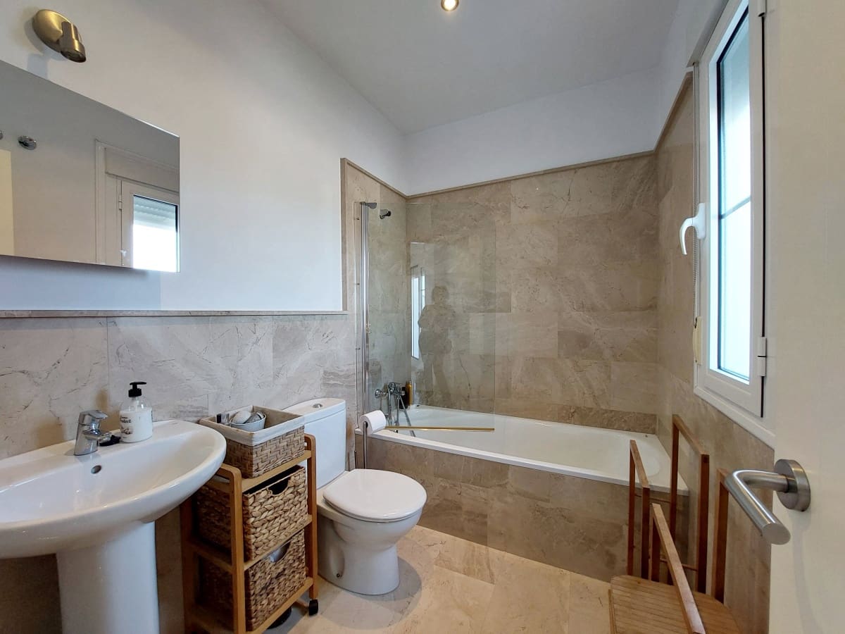 2 bedroom Townhouse for sale in Medina-Sidonia - € 285,000 (Ref: 9788848)