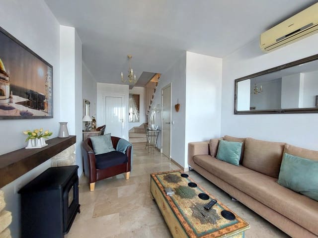 2 bedroom Townhouse for sale in Medina-Sidonia - € 285,000 (Ref: 9788848)