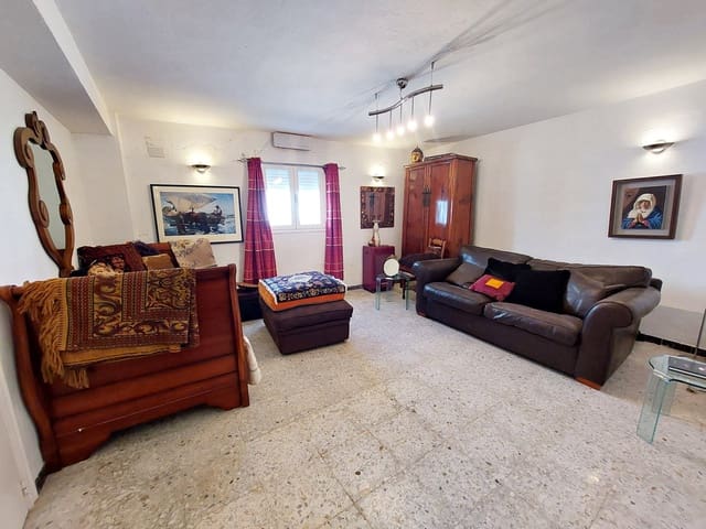 4 bedroom Townhouse for sale in Medina-Sidonia with garage - € 270,000 (Ref: 9795663)