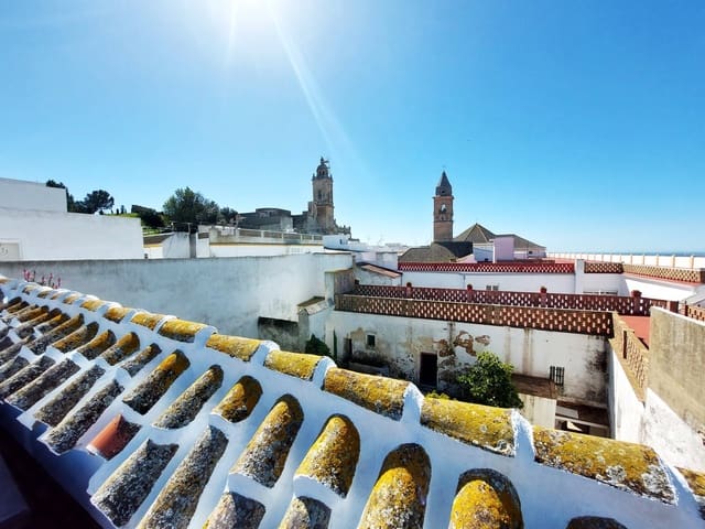 4 bedroom Townhouse for sale in Medina-Sidonia with garage - € 270,000 (Ref: 9795663)