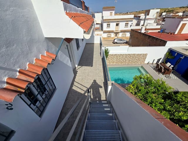 5 soverom Hus til salgs i Paterna de Rivera med svømmebasseng garasje - € 299 000 (Ref: 9932537)