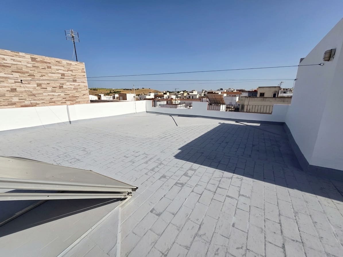 5 Zimmer Haus zu verkaufen in Paterna de Rivera mit Pool Garage - 279.000 € (Ref: 9932537)