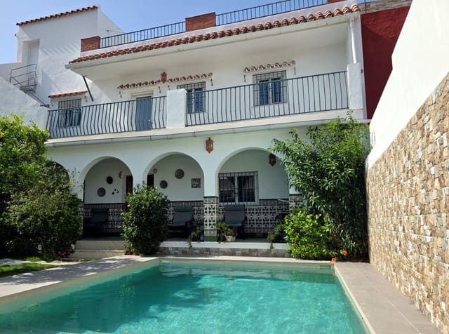 5 quarto Casa em Banda para venda em Paterna de Rivera com piscina garagem - 279 000 € (Ref: 9932537)