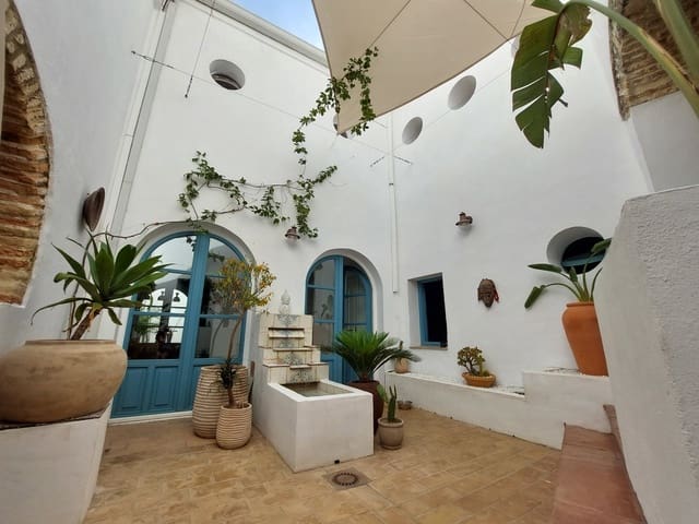 6 bedroom Townhouse for sale in Medina-Sidonia - € 625,000 (Ref: 9950657)