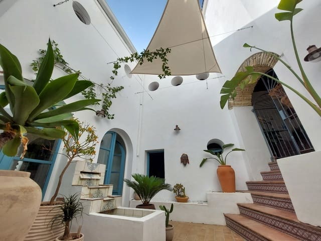 6 bedroom Townhouse for sale in Medina-Sidonia - € 625,000 (Ref: 9950657)
