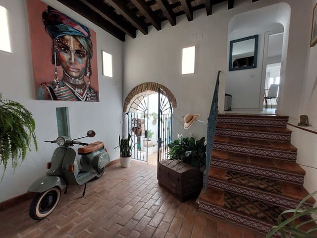 6 bedroom Townhouse for sale in Medina-Sidonia - € 625,000 (Ref: 9950657)