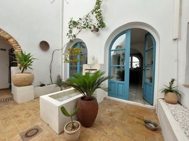 6 bedroom Townhouse for sale in Medina-Sidonia - € 625,000 (Ref: 9950657)