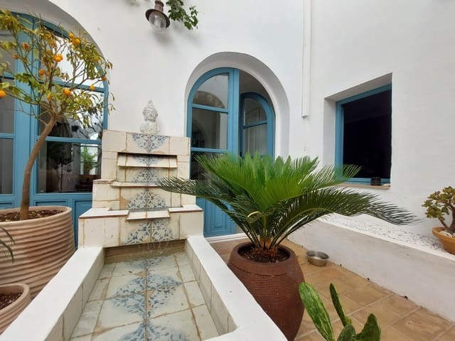 6 bedroom Townhouse for sale in Medina-Sidonia - € 625,000 (Ref: 9950657)