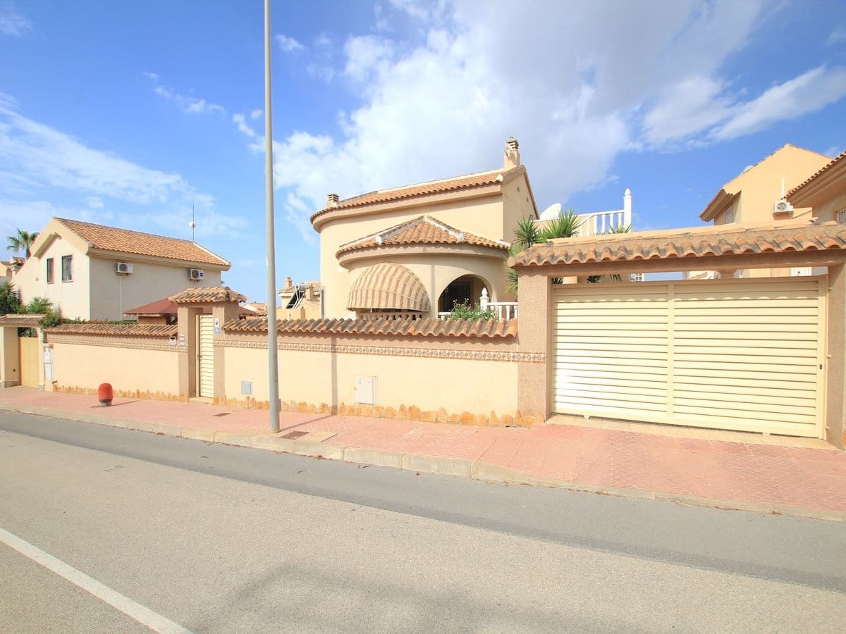 3 chambre Villa/Maison à vendre à Benimar avec piscine - 349 000 € (Ref: 10039255)