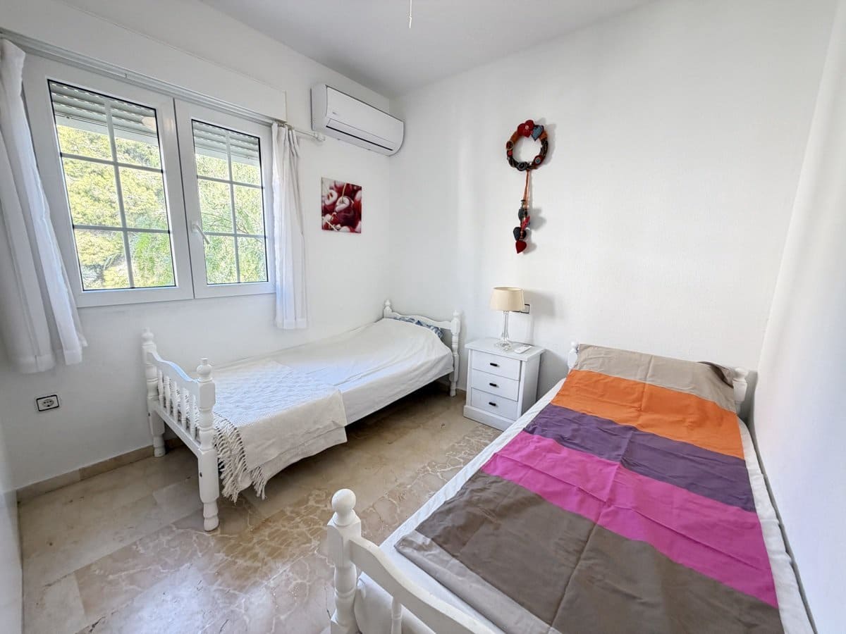 Apartamento de 2 habitaciones en Villamartin en venta - 199.000 € (Ref: 10045880)
