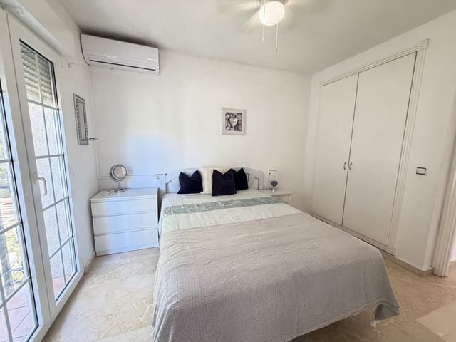 Apartamento de 2 habitaciones en Villamartin, Orihuela en venta - 199.000 € (Ref: 10045880)