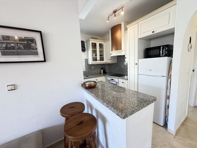 Apartamento de 2 habitaciones en Villamartin, Orihuela en venta - 199.000 € (Ref: 10045880)