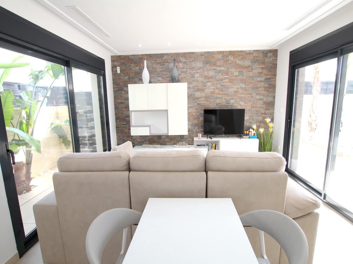 3 bedroom Villa for sale in Benijofar with pool - € 389,000 (Ref: 10045881)