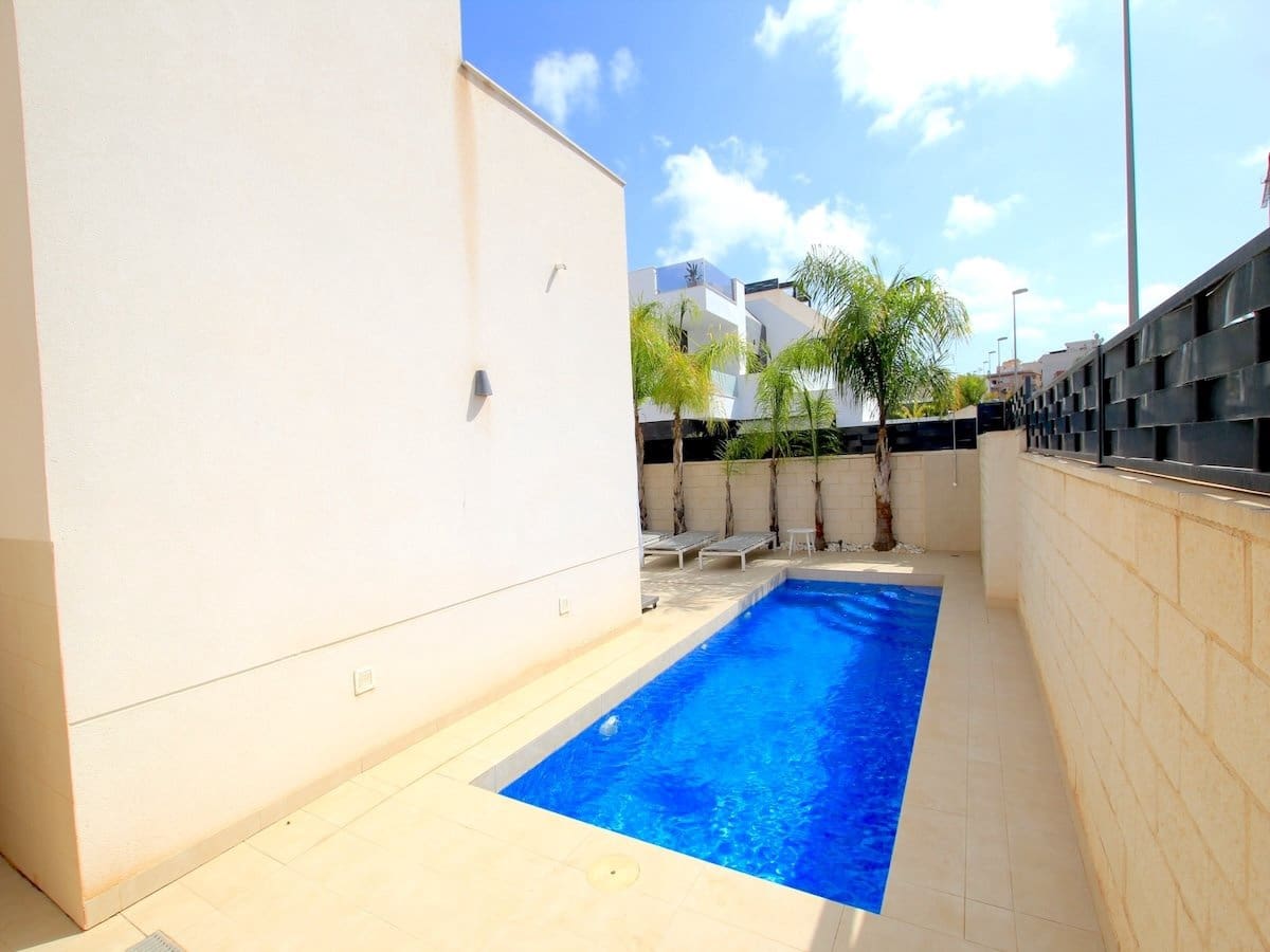 3 bedroom Villa for sale in Benijofar with pool - € 389,000 (Ref: 10045881)