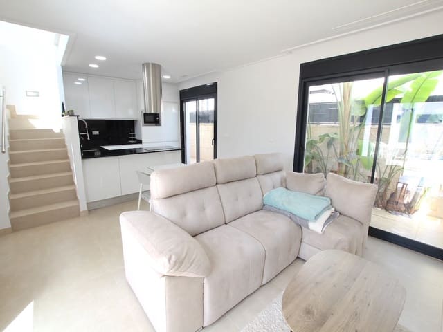 Chalet de 3 habitaciones en Benijófar en venta con piscina - 389.000 € (Ref: 10045881)
