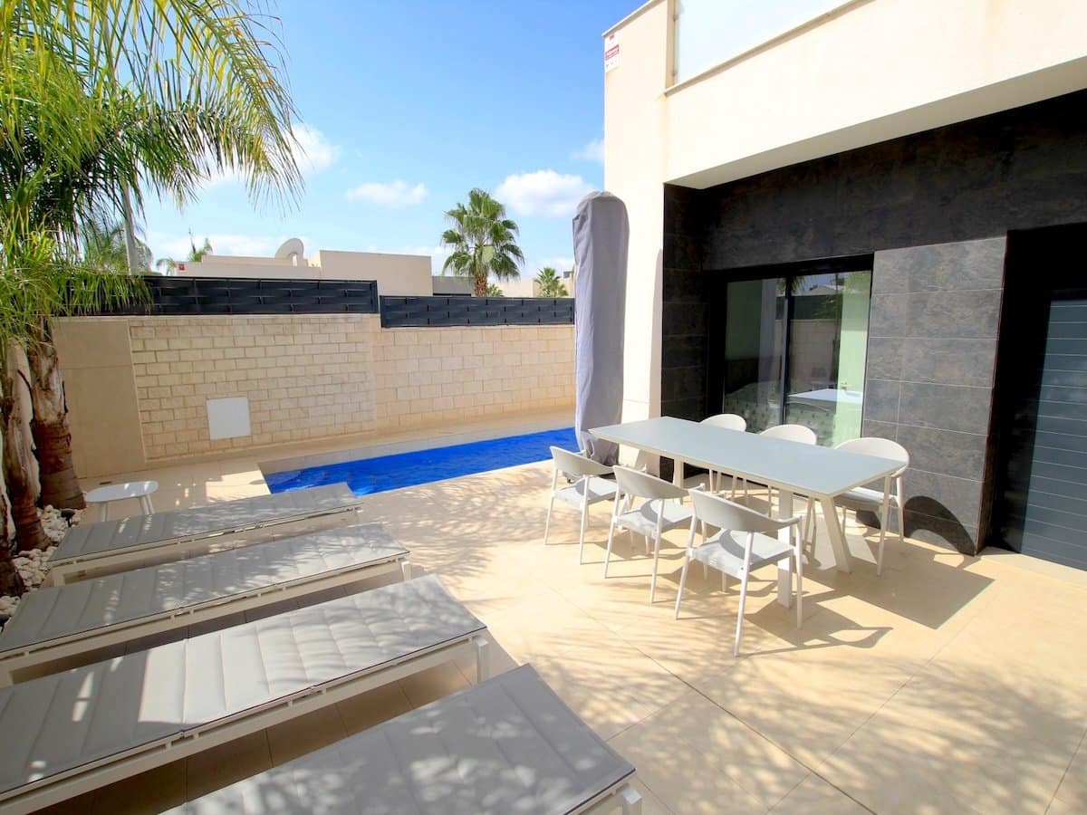 3 bedroom Villa for sale in Benijofar with pool - € 389,000 (Ref: 10045881)