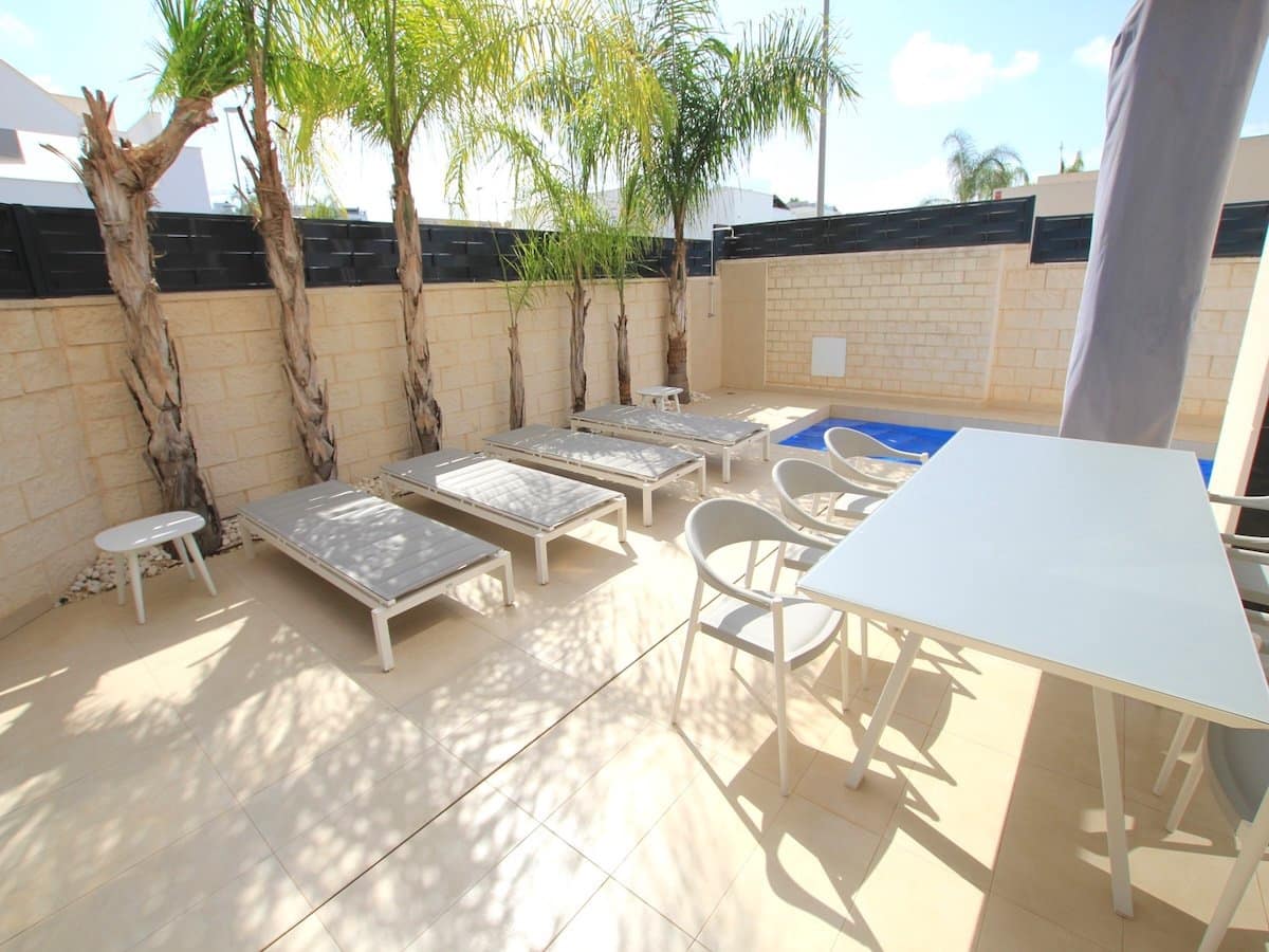 3 bedroom Villa for sale in Benijofar with pool - € 389,000 (Ref: 10045881)