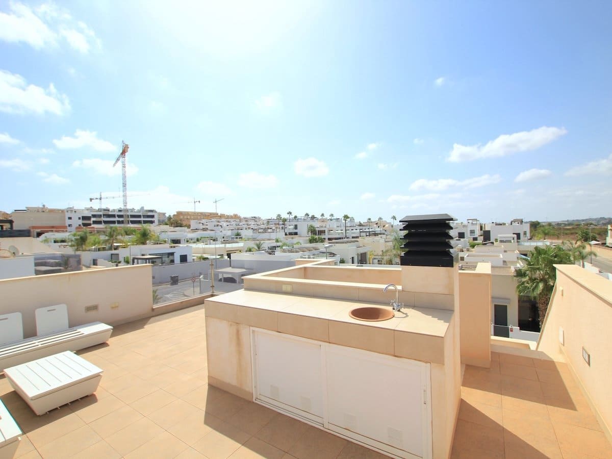 3 bedroom Villa for sale in Benijofar with pool - € 389,000 (Ref: 10045881)