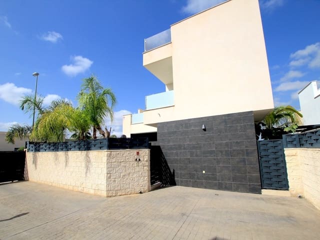 Chalet de 3 habitaciones en Benijófar en venta con piscina - 389.000 € (Ref: 10045881)
