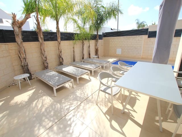 Chalet de 3 habitaciones en Benijófar en venta con piscina - 389.000 € (Ref: 10045881)
