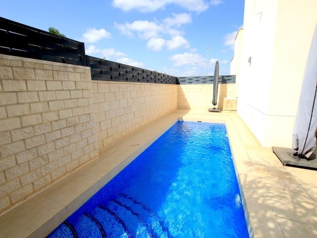 Chalet de 3 habitaciones en Benijófar en venta con piscina - 389.000 € (Ref: 10045881)