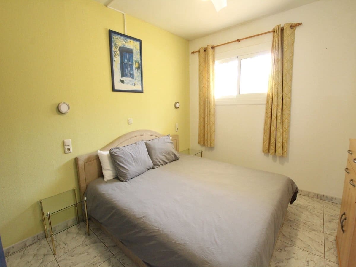 Chalet de 3 habitaciones en Benimar en venta - 275.000 € (Ref: 10052013)